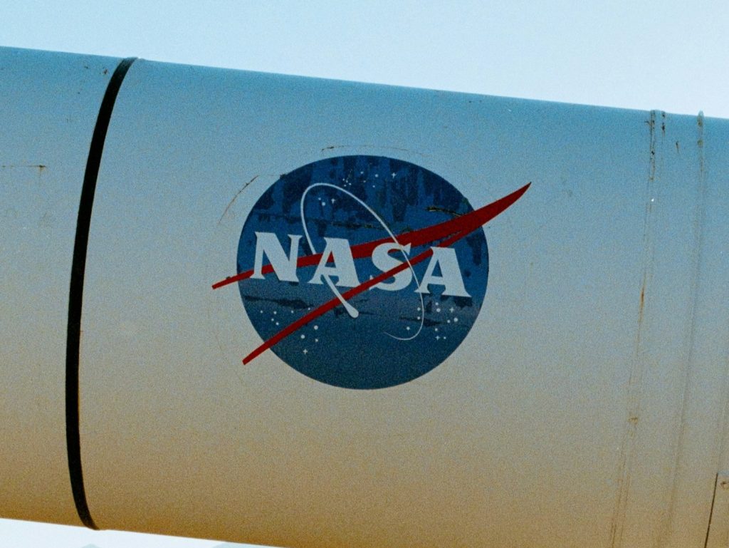 Logo actuel de la nasa sur un engin d'essai